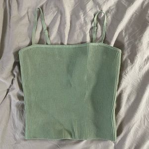 Aritzia Babaton Sculpt tank